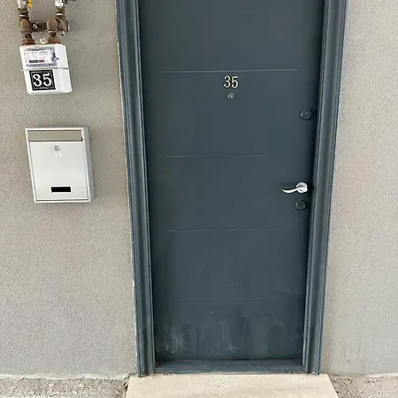 Garsoniera Zona Stadion *