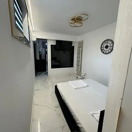 Garsoniera Zona Stadion *