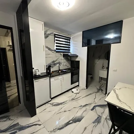 Apartment Garsoniera Zona Stadion *