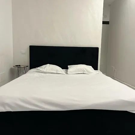 Garsoniera Zona Stadion