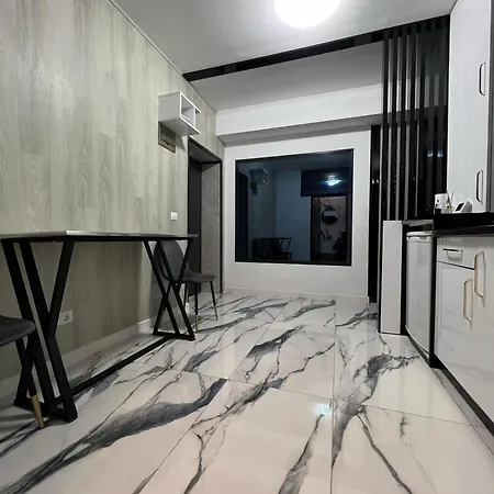 Apartment Garsoniera Zona Stadion *