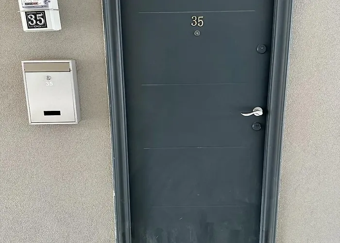 Garsoniera Zona Stadion *