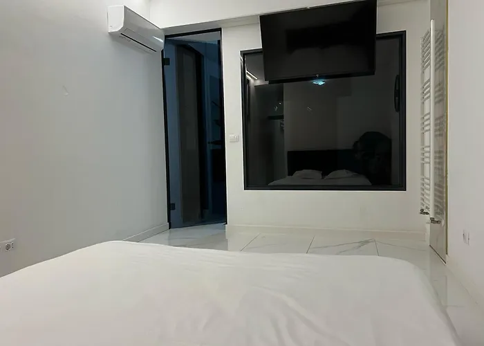 Garsoniera Zona Stadion * كرايوفا