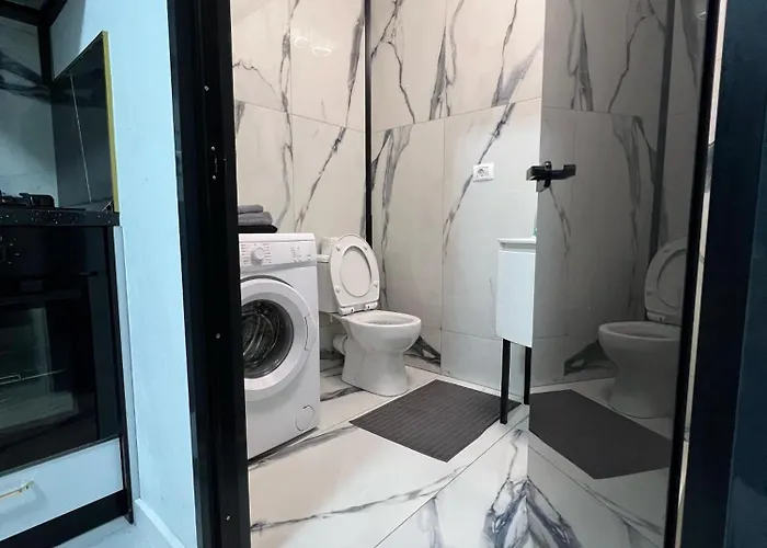 Garsoniera Zona Stadion شقة