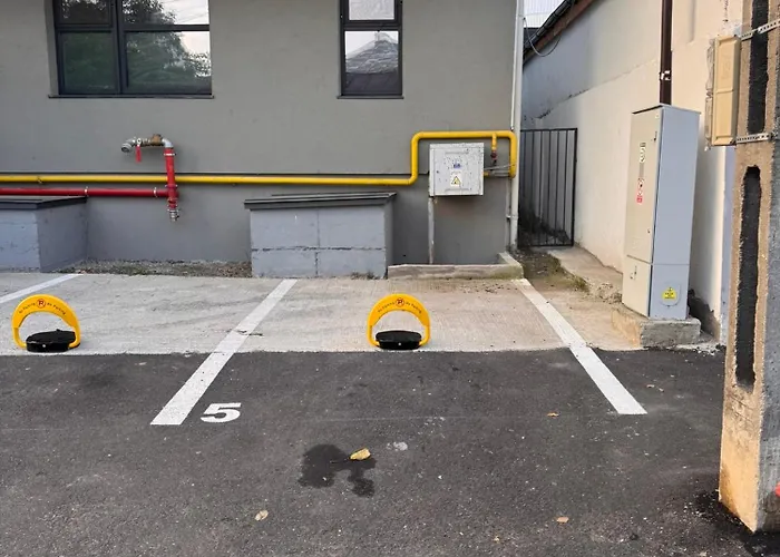 Garsoniera Zona Stadion